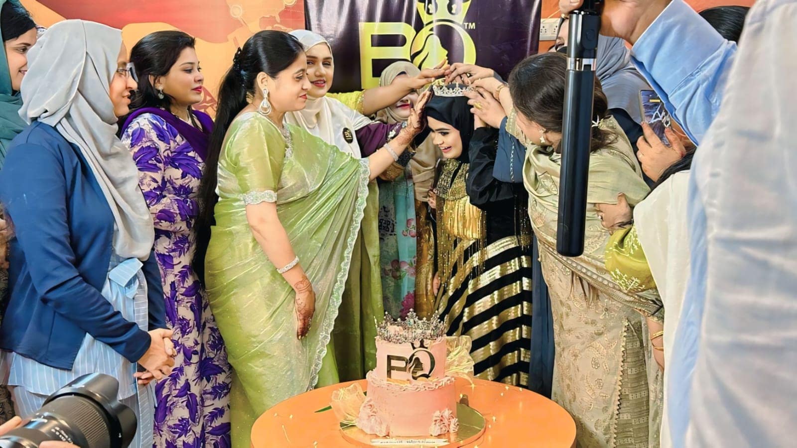 Busiqueens Crowning of Atoofa Khushnood